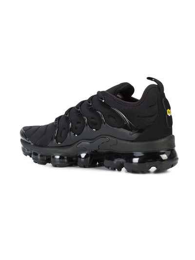 NIKE VAPORMAX PLUS TRIPLEBLACK