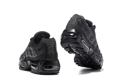 NIKE AIR MAX 95 TRIPLEBLACK